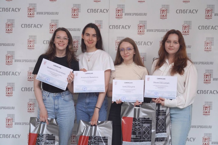 Участницы из Ижевского государственного технического университета Участницы из Ижевского государственного технического университета