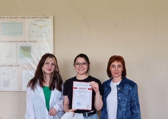 Кристина Чайко, Мария Чупрова и Оксана Карнаухова Кристина Чайко, Мария Чупрова и Оксана Карнаухова