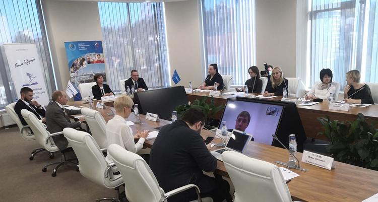 Работа по секциям Работа по секциям