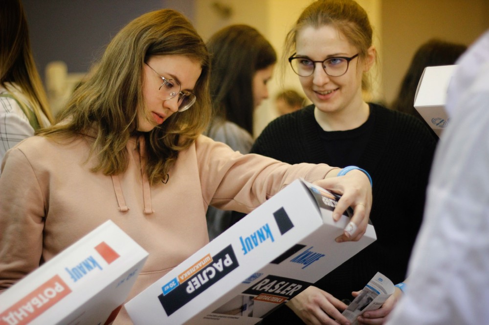 Студенты на презентации Северо-Западного филиала ООО КНАУФ ГИПС Студенты на презентации Северо-Западного филиала ООО КНАУФ ГИПС